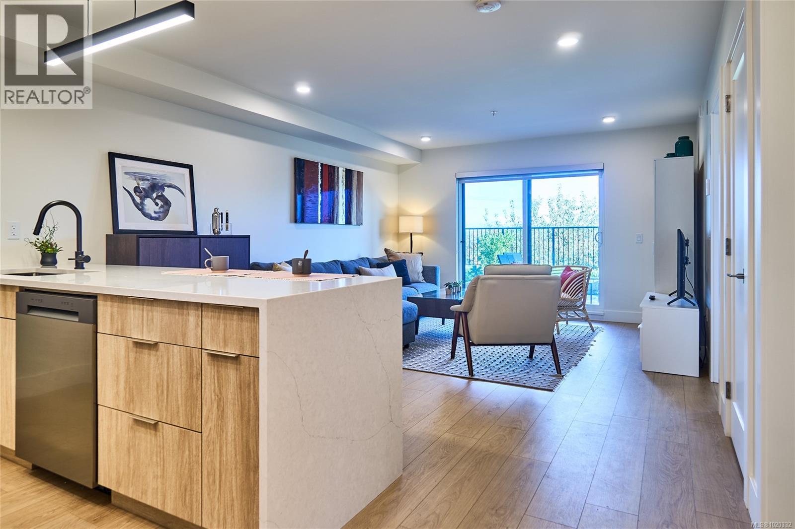 105 45 Haliburton St, Nanaimo