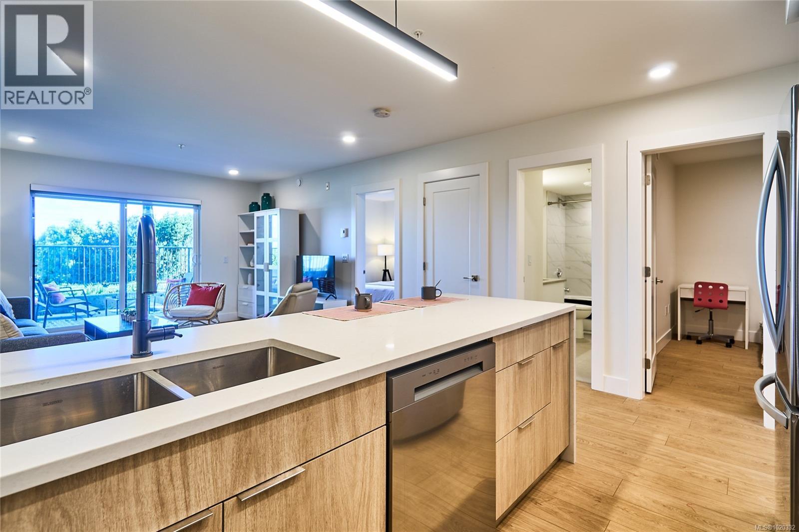 105 45 Haliburton St, Nanaimo