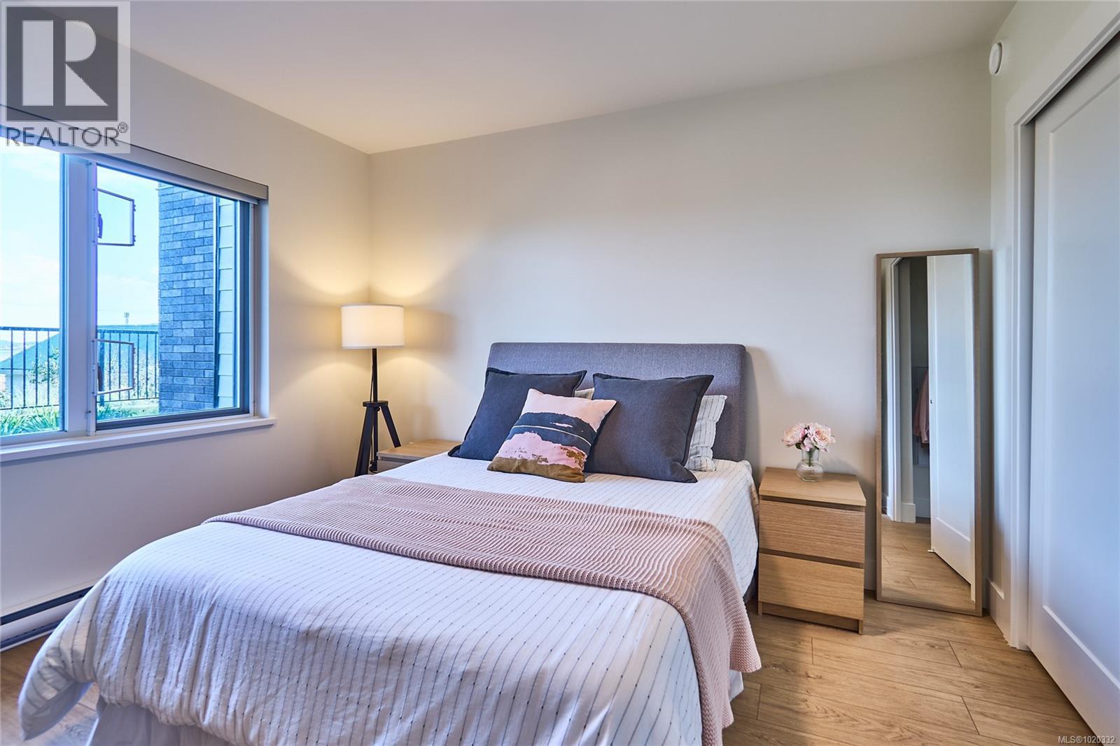 105 45 Haliburton St, Nanaimo