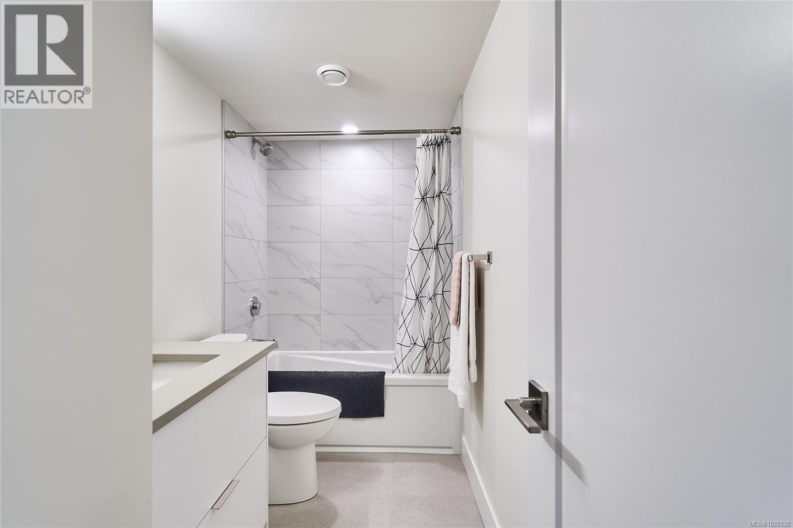 105 45 Haliburton St, Nanaimo