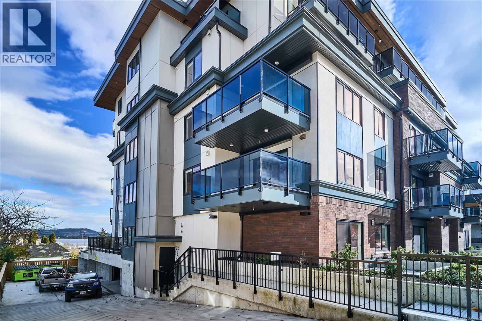 105 45 Haliburton St, Nanaimo