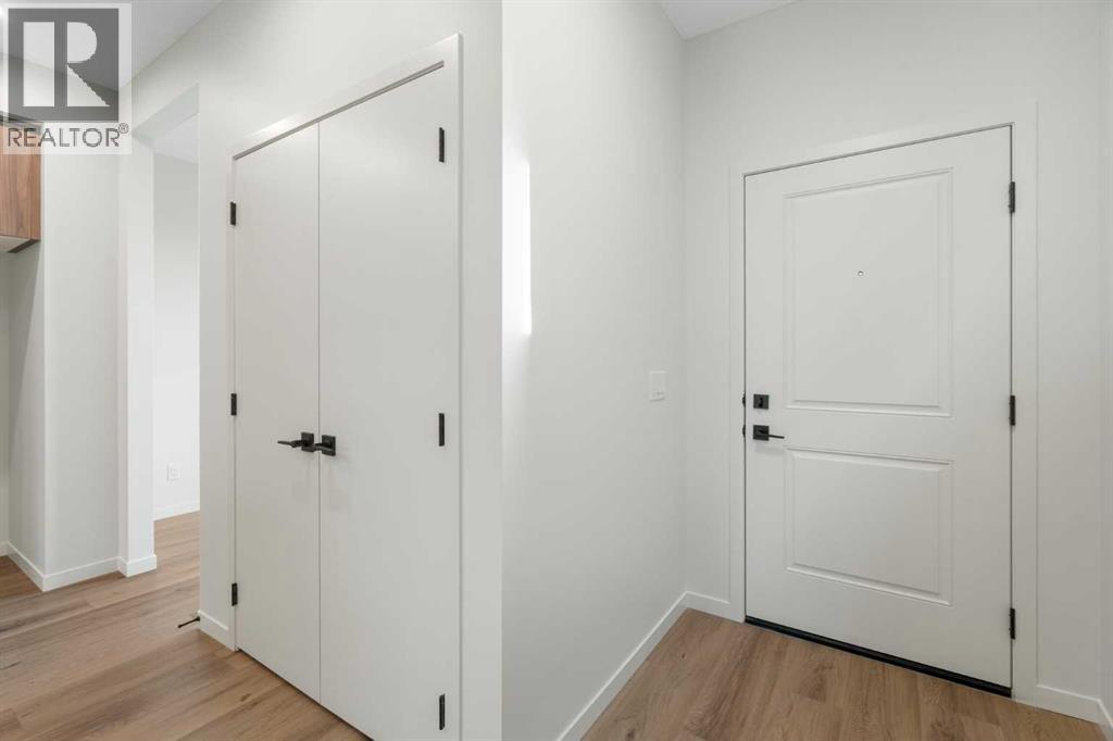 Single Family House for Sale in  Annette Landing NW Glacier Ridge Calgary 