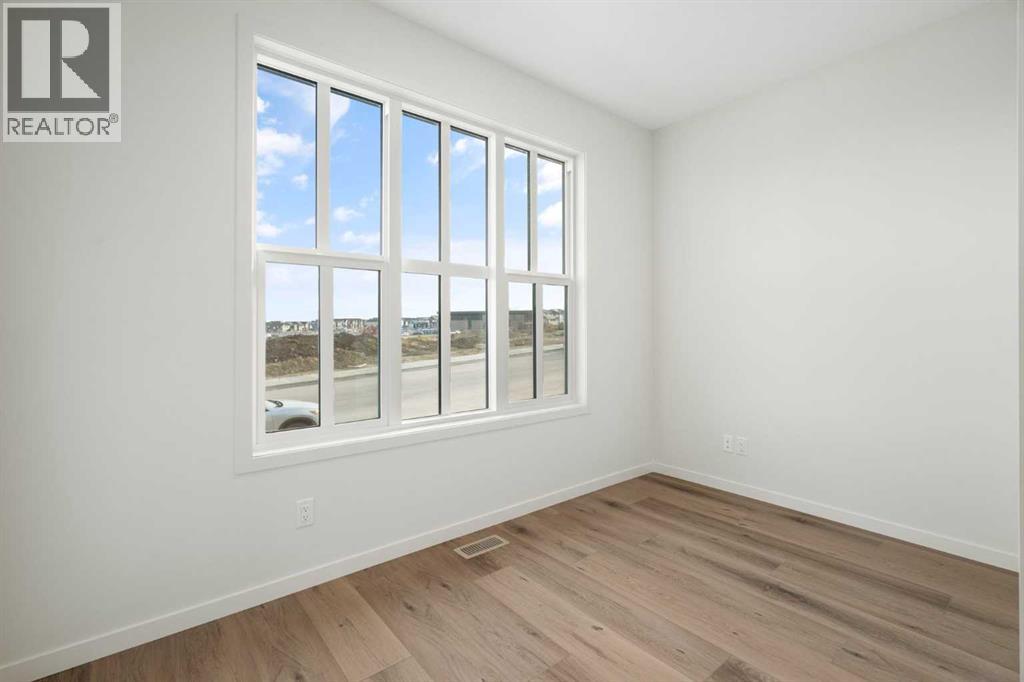 Single Family House for Sale in  Annette Landing NW Glacier Ridge Calgary 