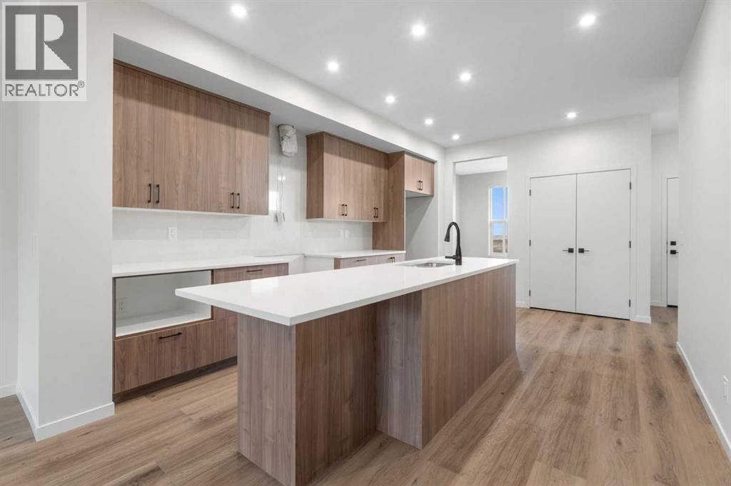 Single Family House for Sale in  Annette Landing NW Glacier Ridge Calgary 