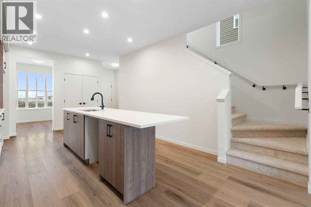 Single Family House for Sale in  Annette Landing NW Glacier Ridge Calgary 