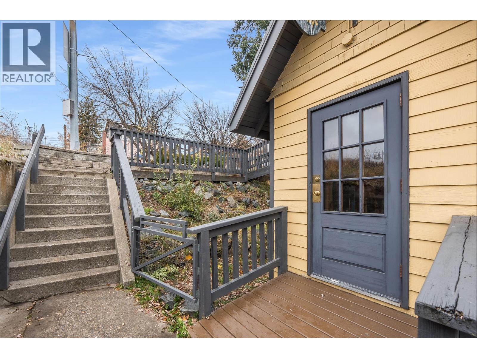 2207 Columbia Avenue, Rossland