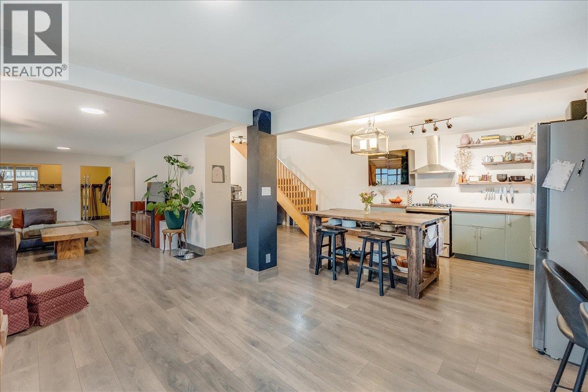 2207 Columbia Avenue, Rossland