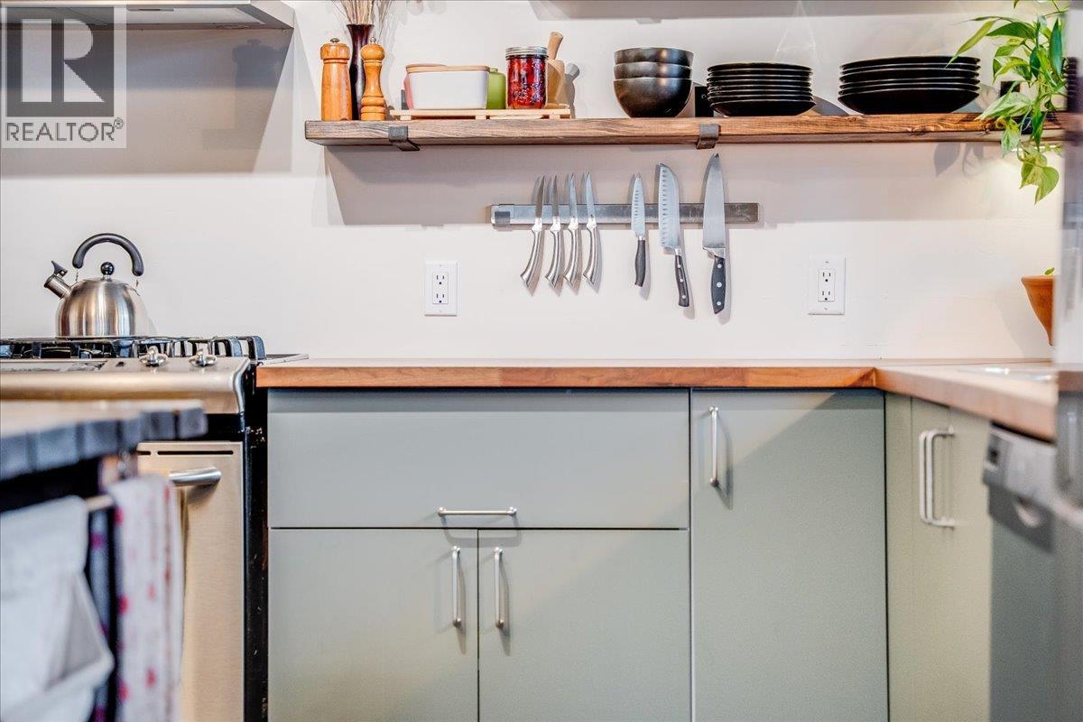 2207 Columbia Avenue, Rossland