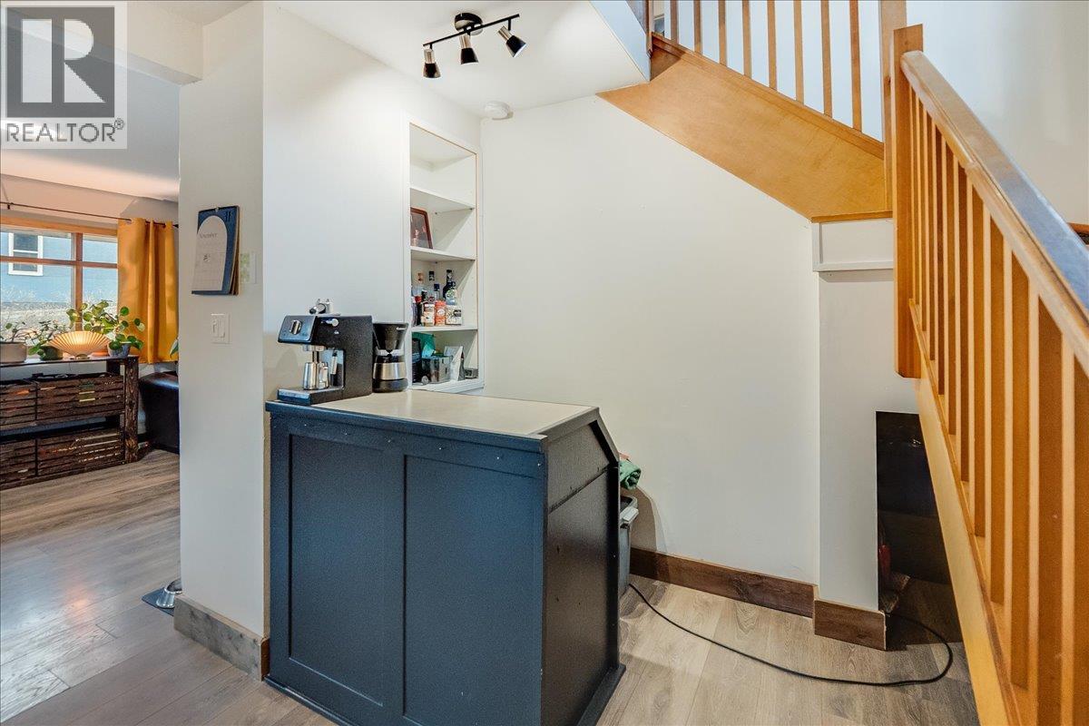 2207 Columbia Avenue, Rossland