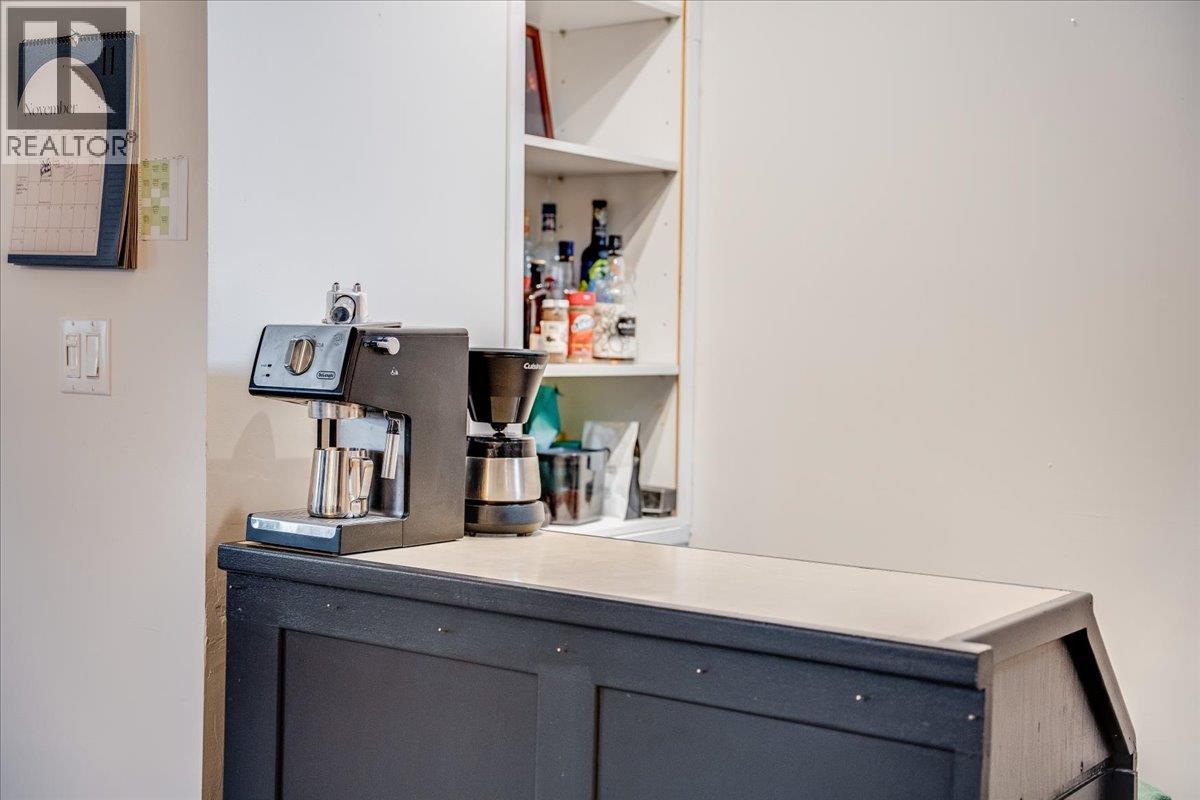 2207 Columbia Avenue, Rossland