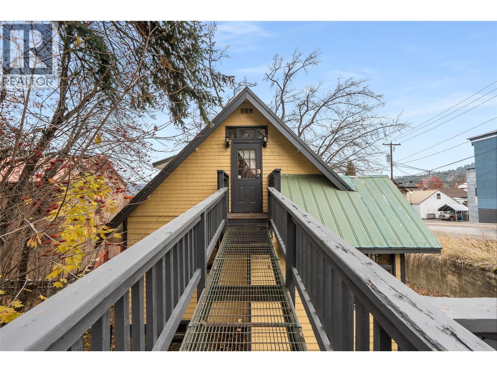 2207 Columbia Avenue, Rossland