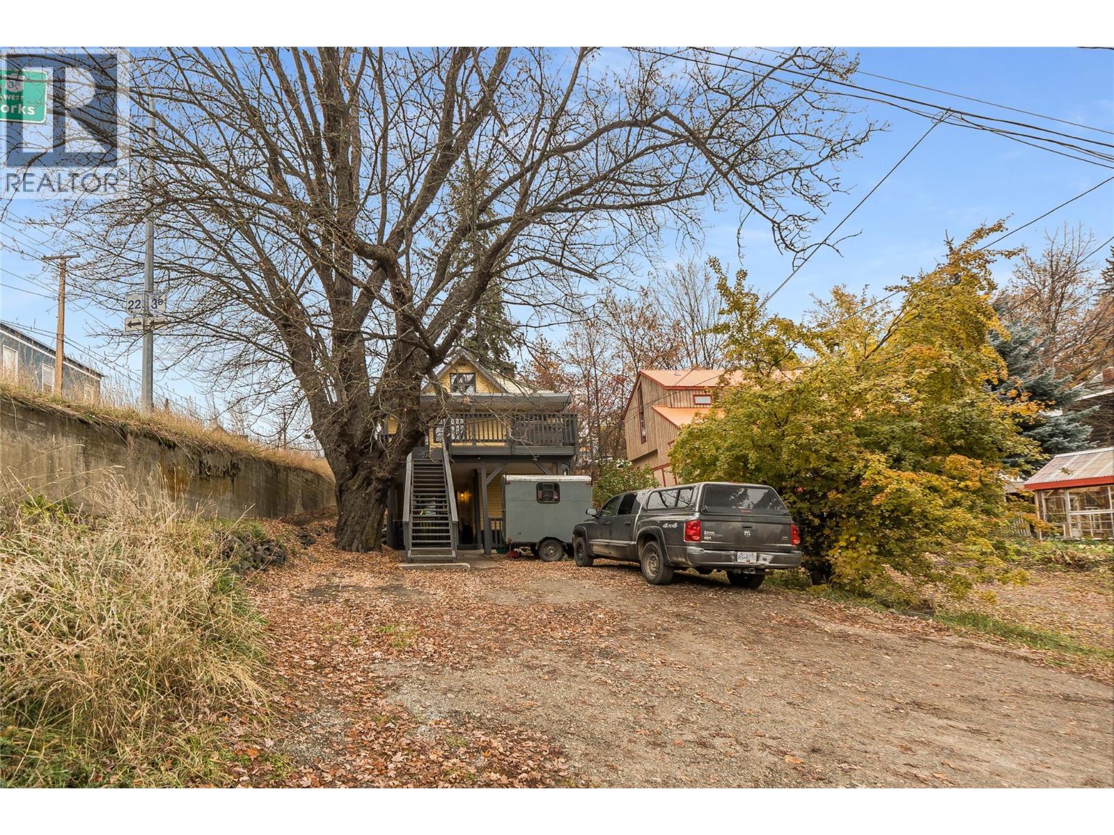 2207 Columbia Avenue, Rossland