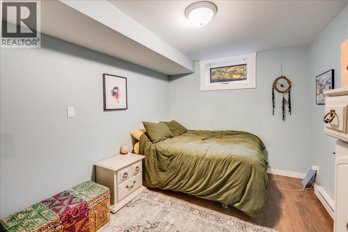 2207 Columbia Avenue, Rossland