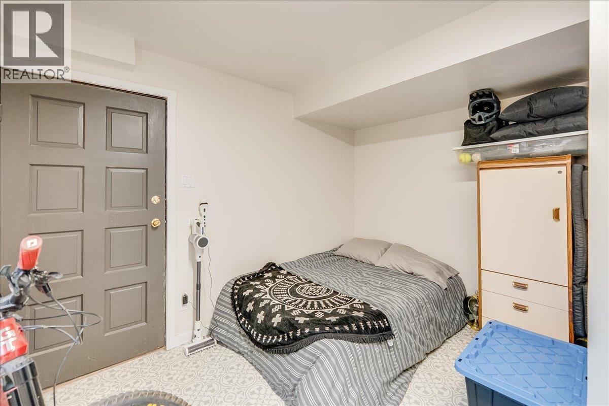 2207 Columbia Avenue, Rossland