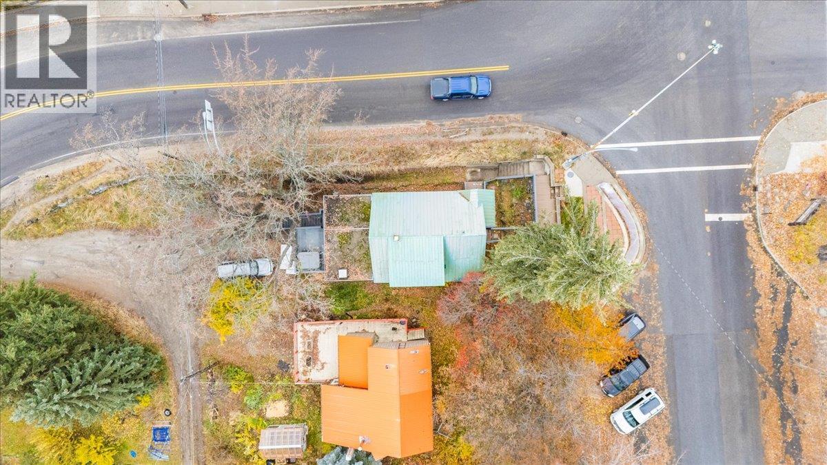 2207 Columbia Avenue, Rossland