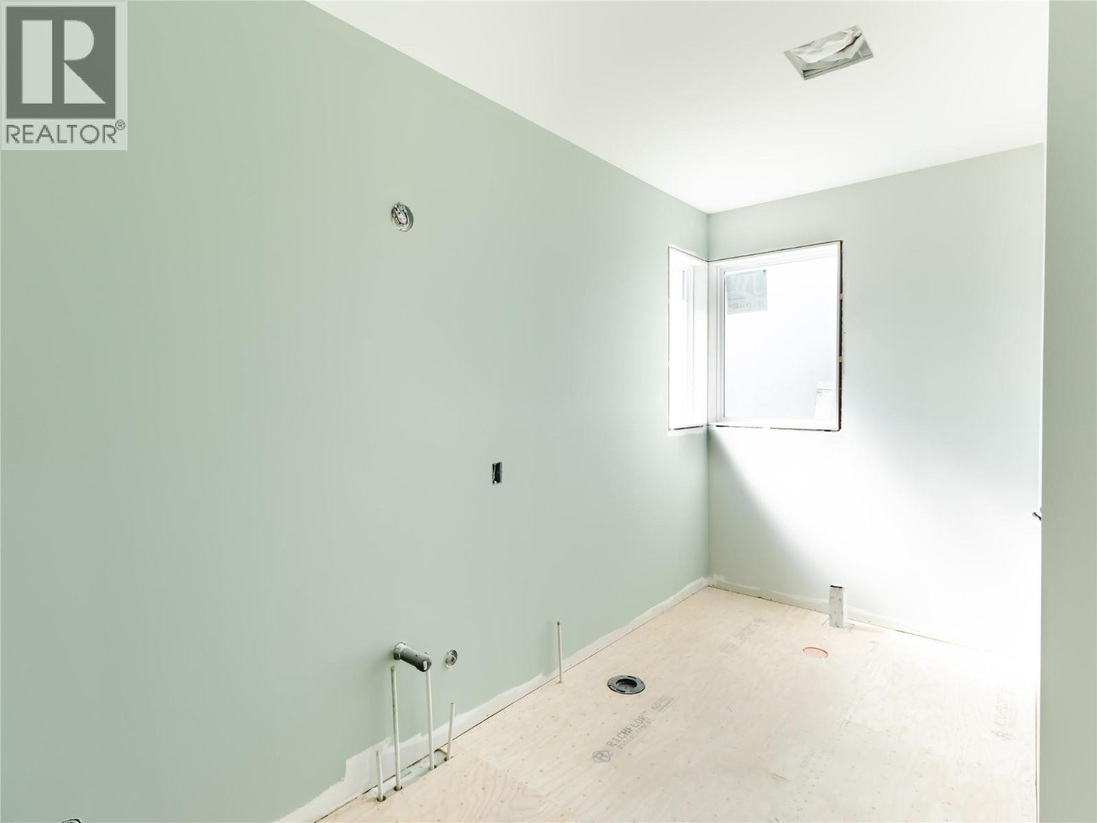 1770 35 Street NE, Salmon Arm