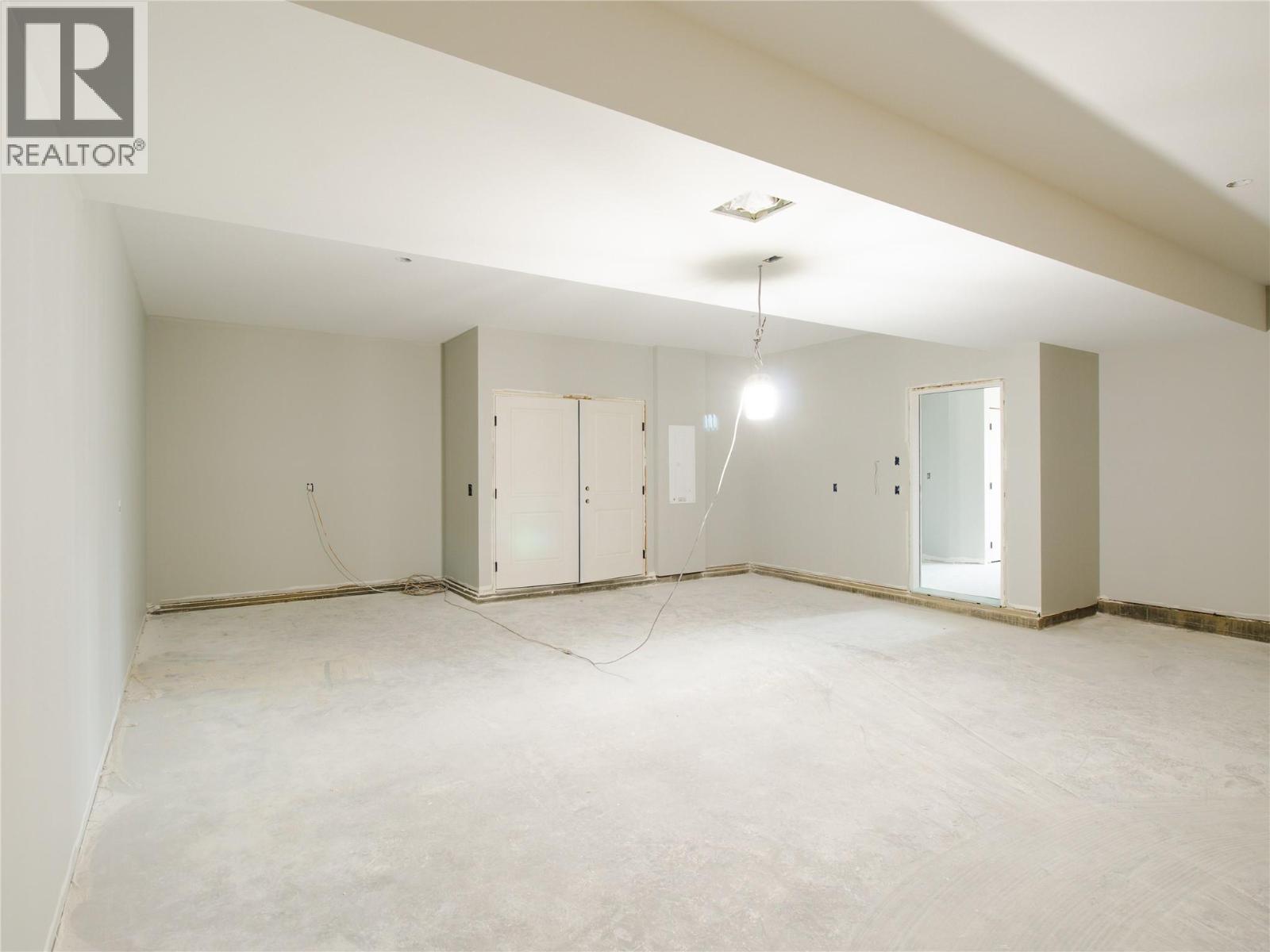 1770 35 Street NE, Salmon Arm