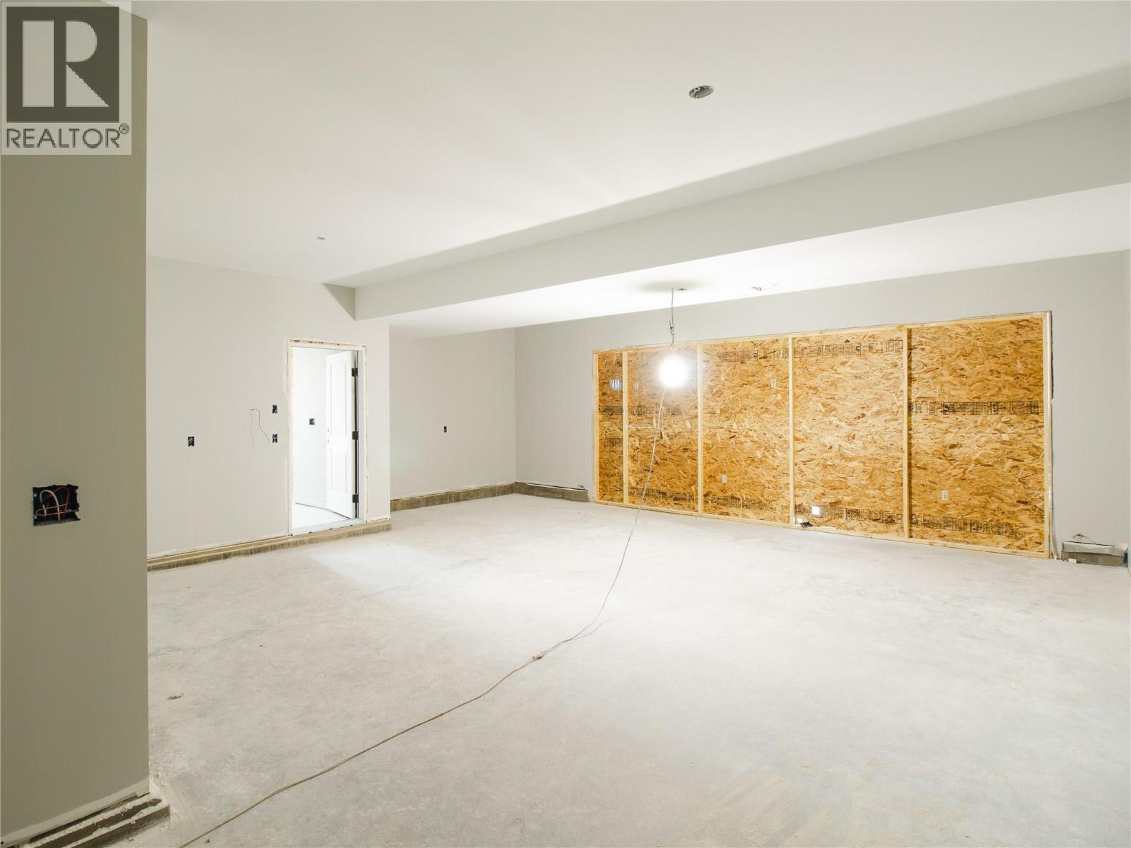 1770 35 Street NE, Salmon Arm