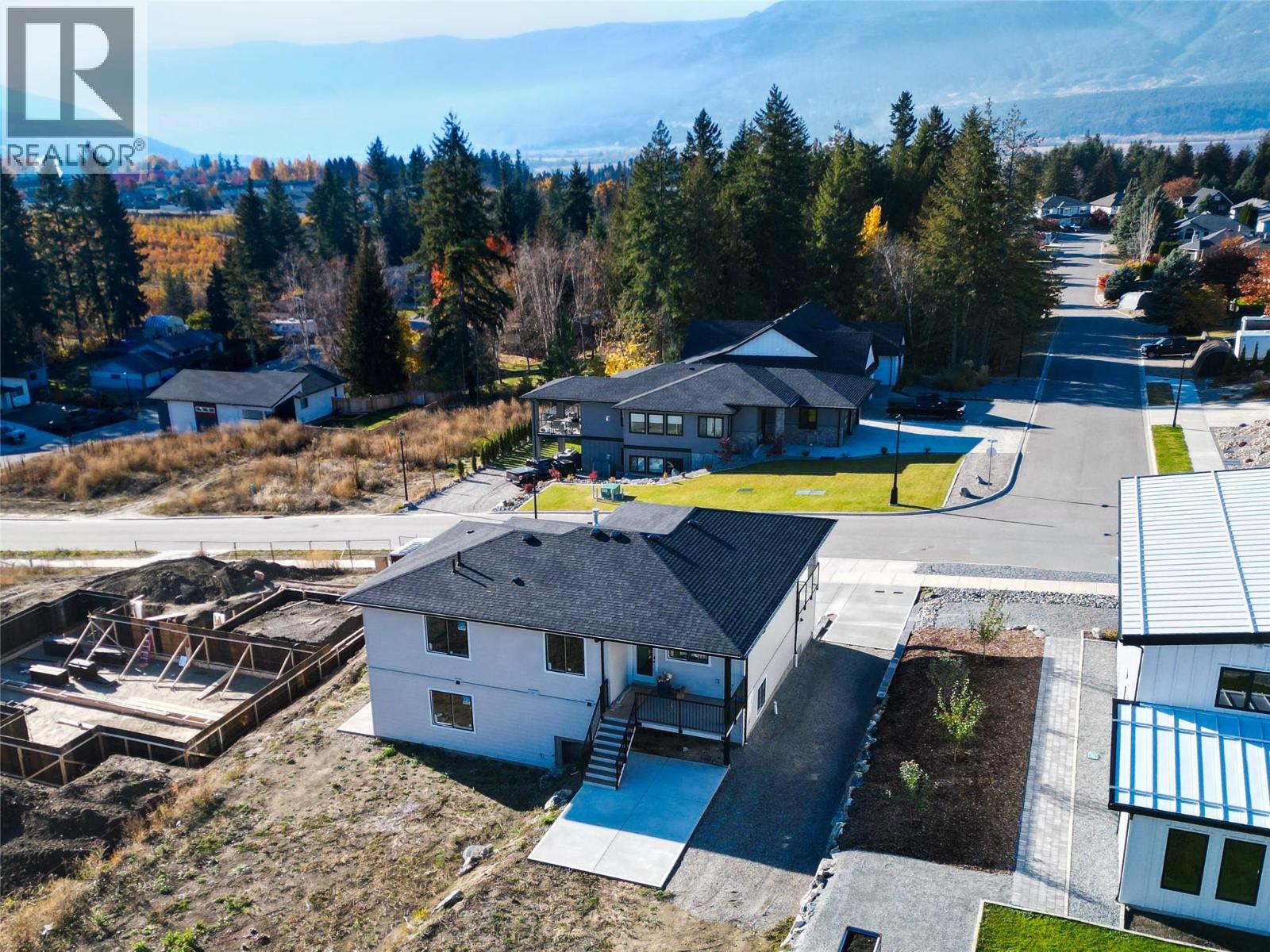 1770 35 Street NE, Salmon Arm
