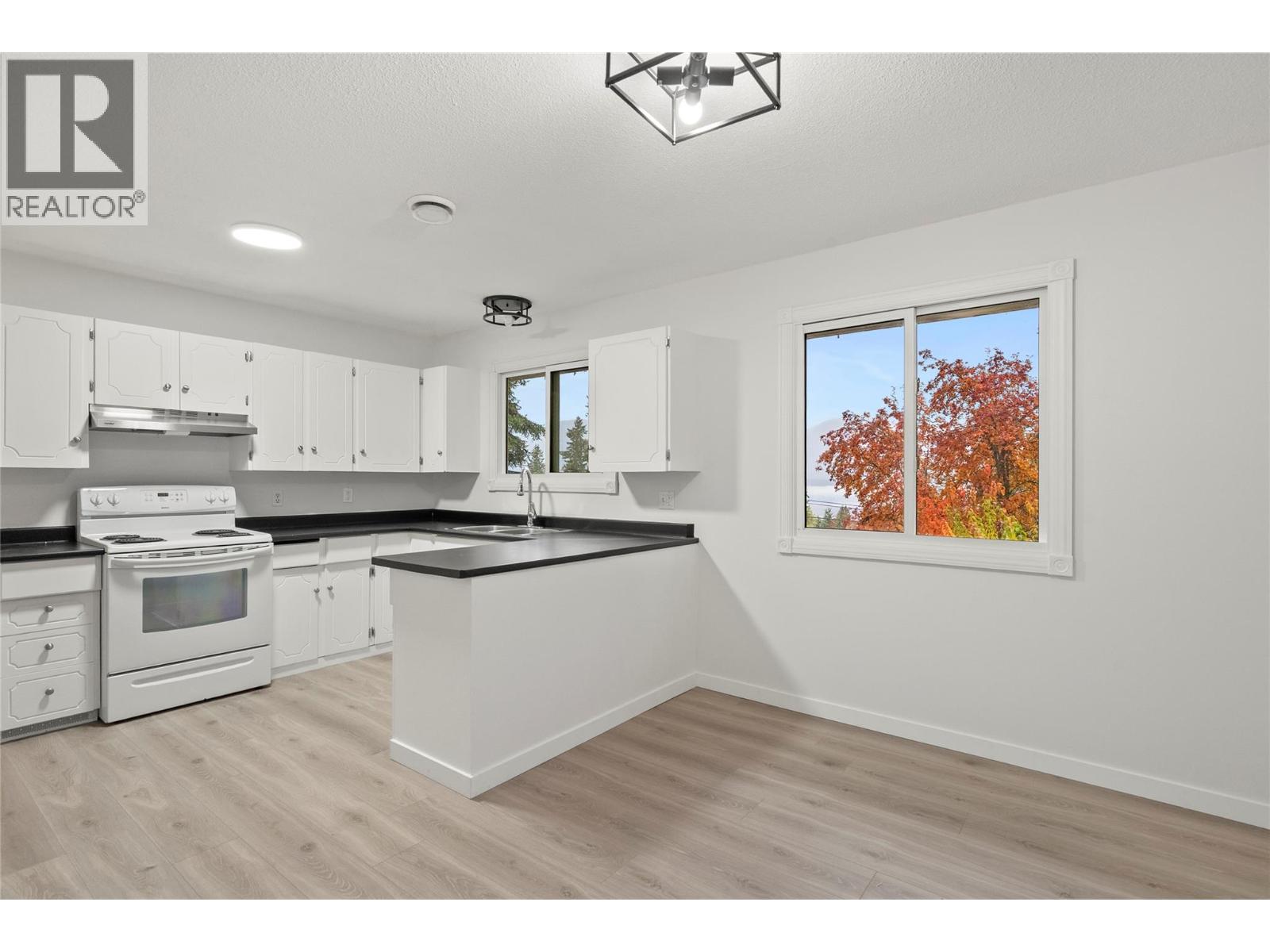 800 20th Street SE, Salmon Arm