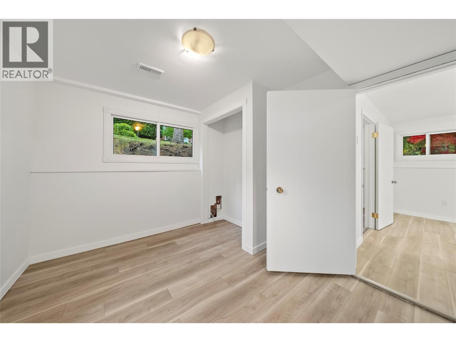 800 20th Street SE, Salmon Arm