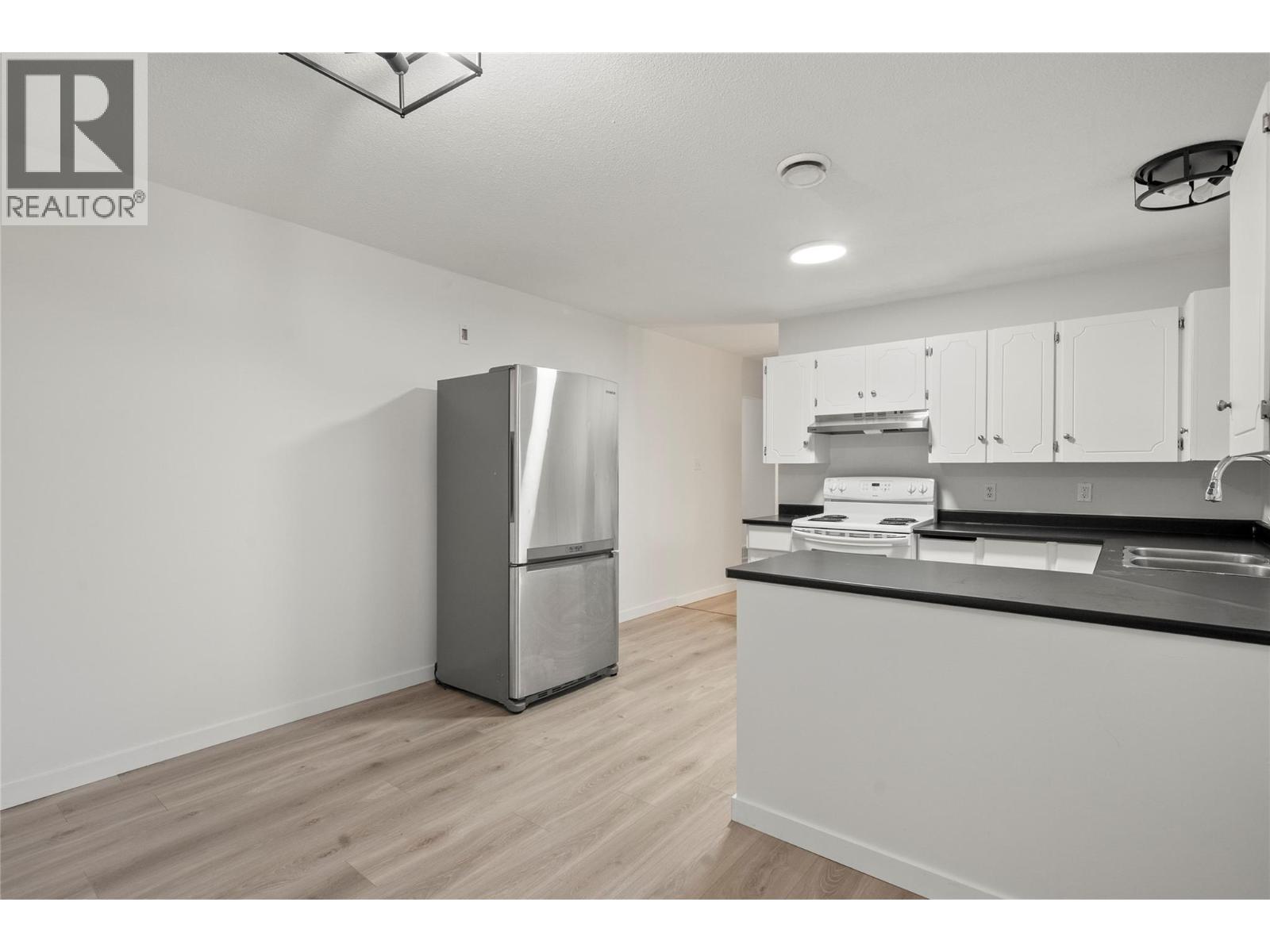 800 20th Street SE, Salmon Arm