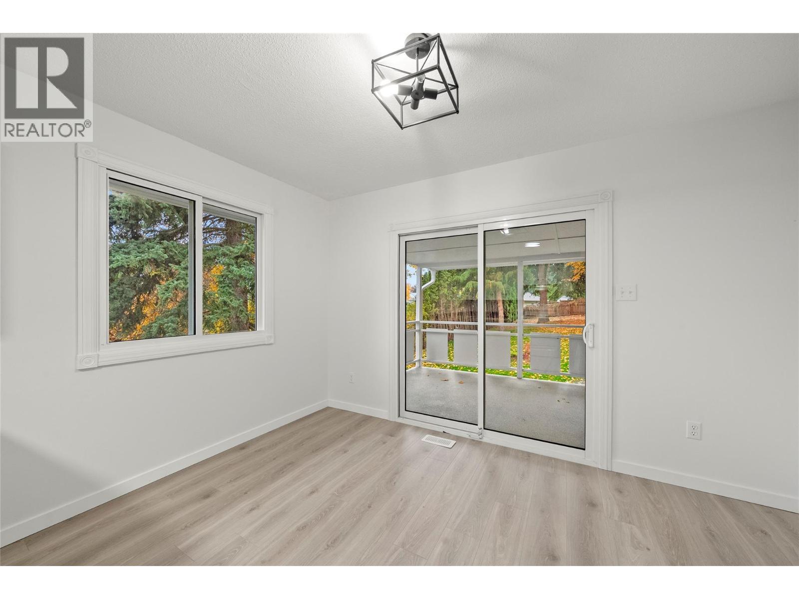 800 20th Street SE, Salmon Arm