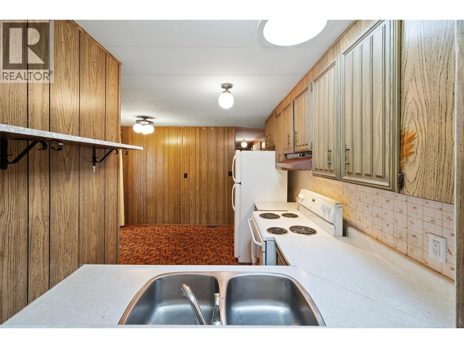 8487 Highway 97 Highway Unit# 6, Oliver