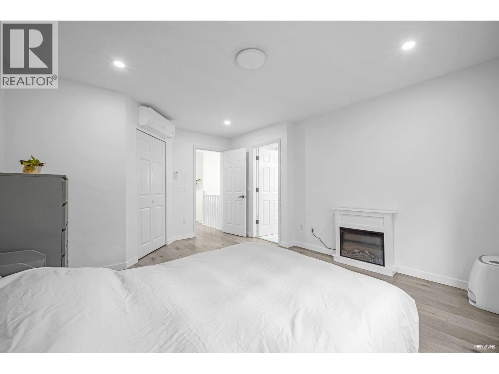 19 5950 OAKDALE ROAD, Burnaby