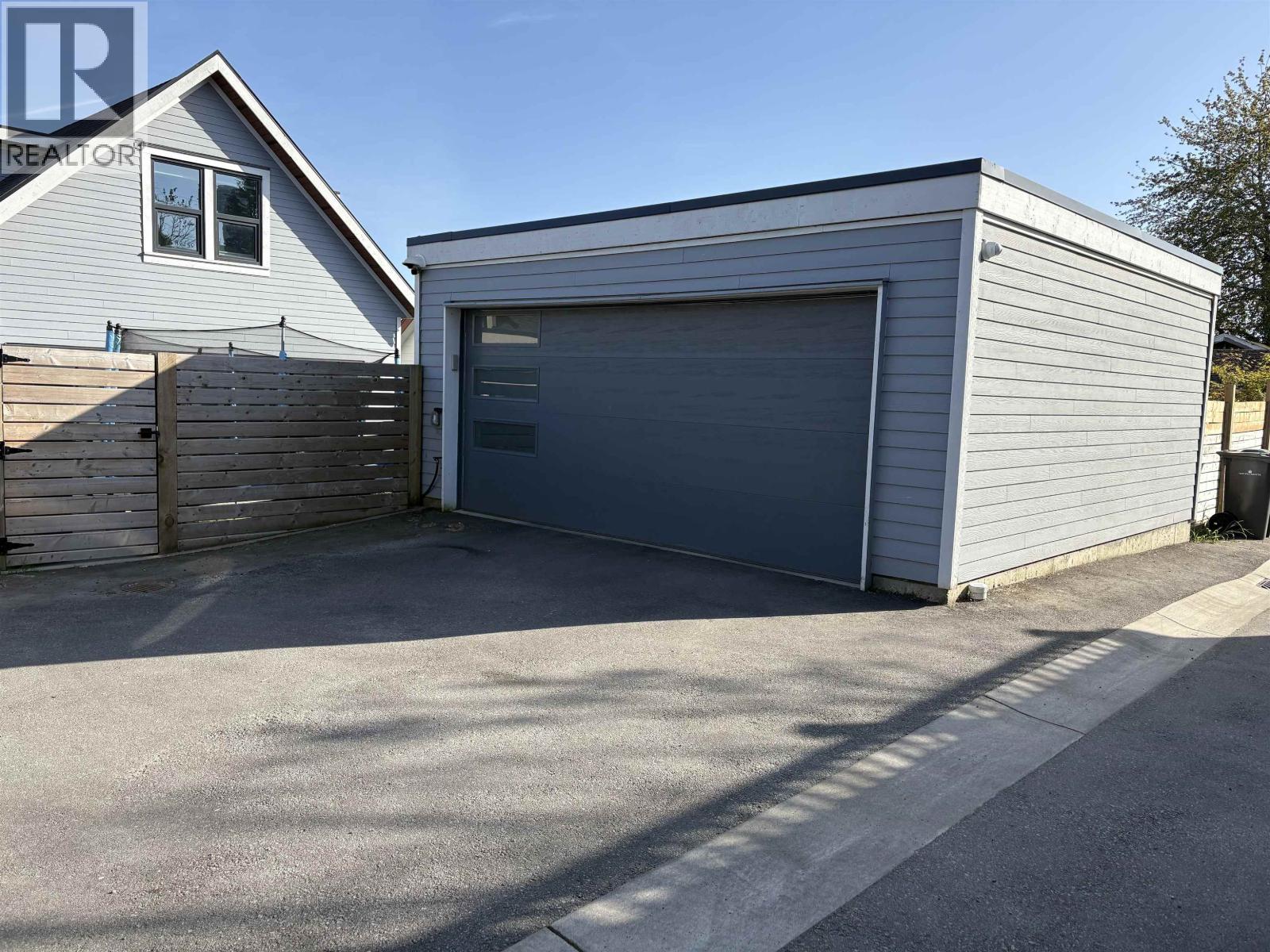 1409 SIXTH AVENUE, New Westminster