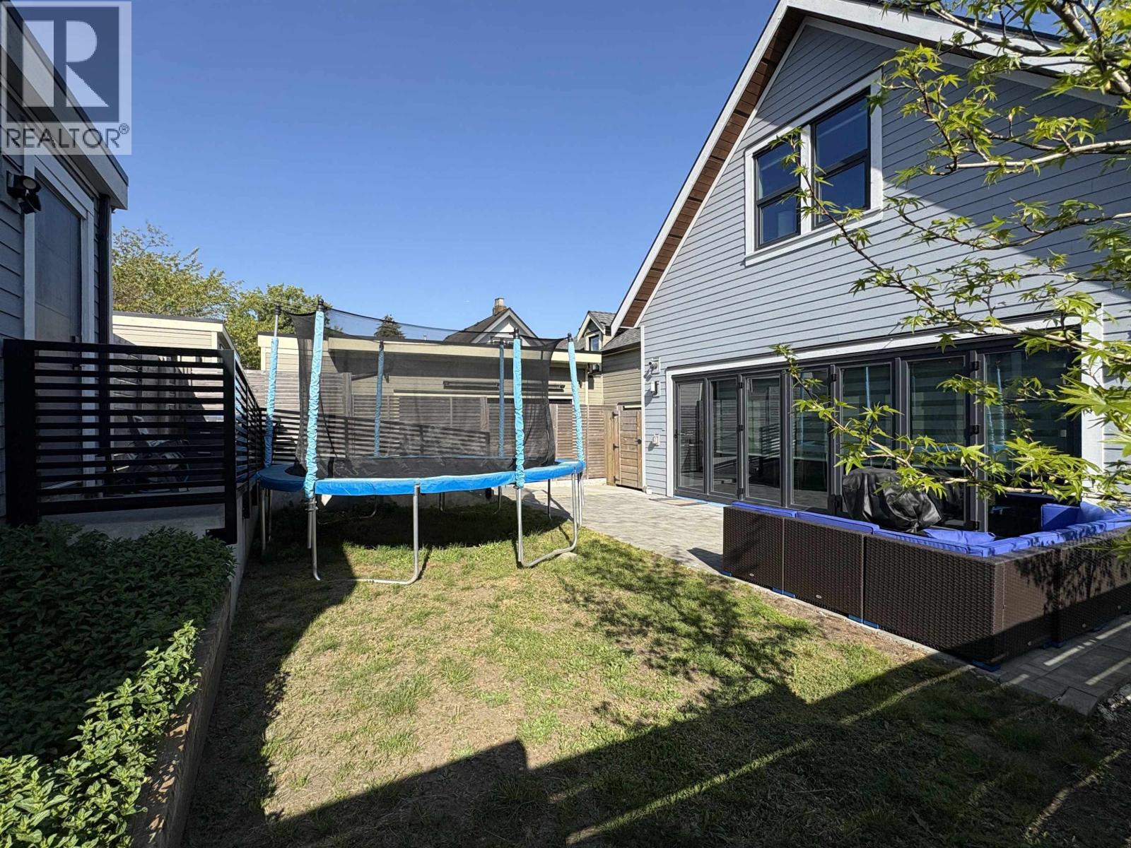 1409 SIXTH AVENUE, New Westminster