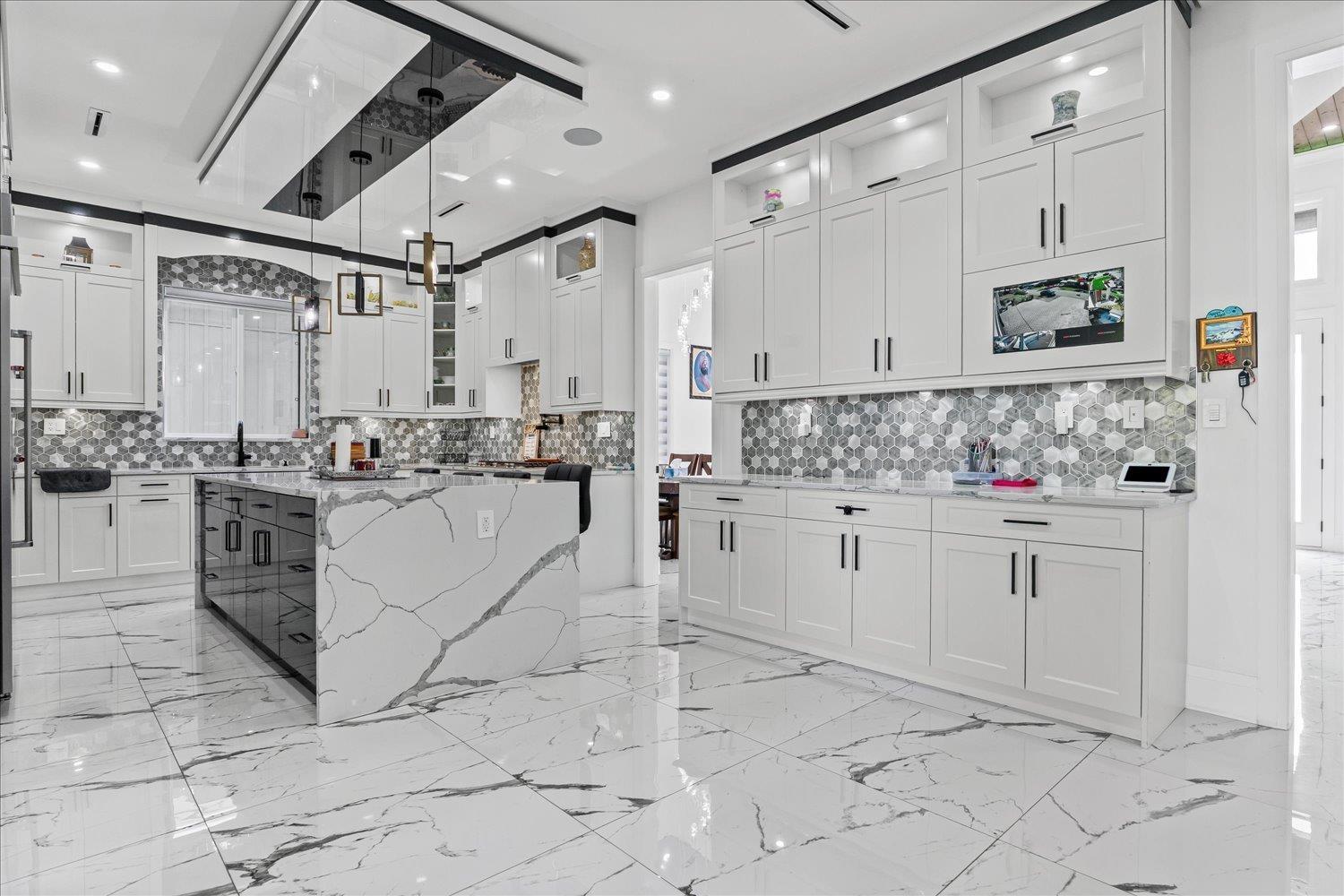 32597 WILLINGDON CRESCENT, Abbotsford