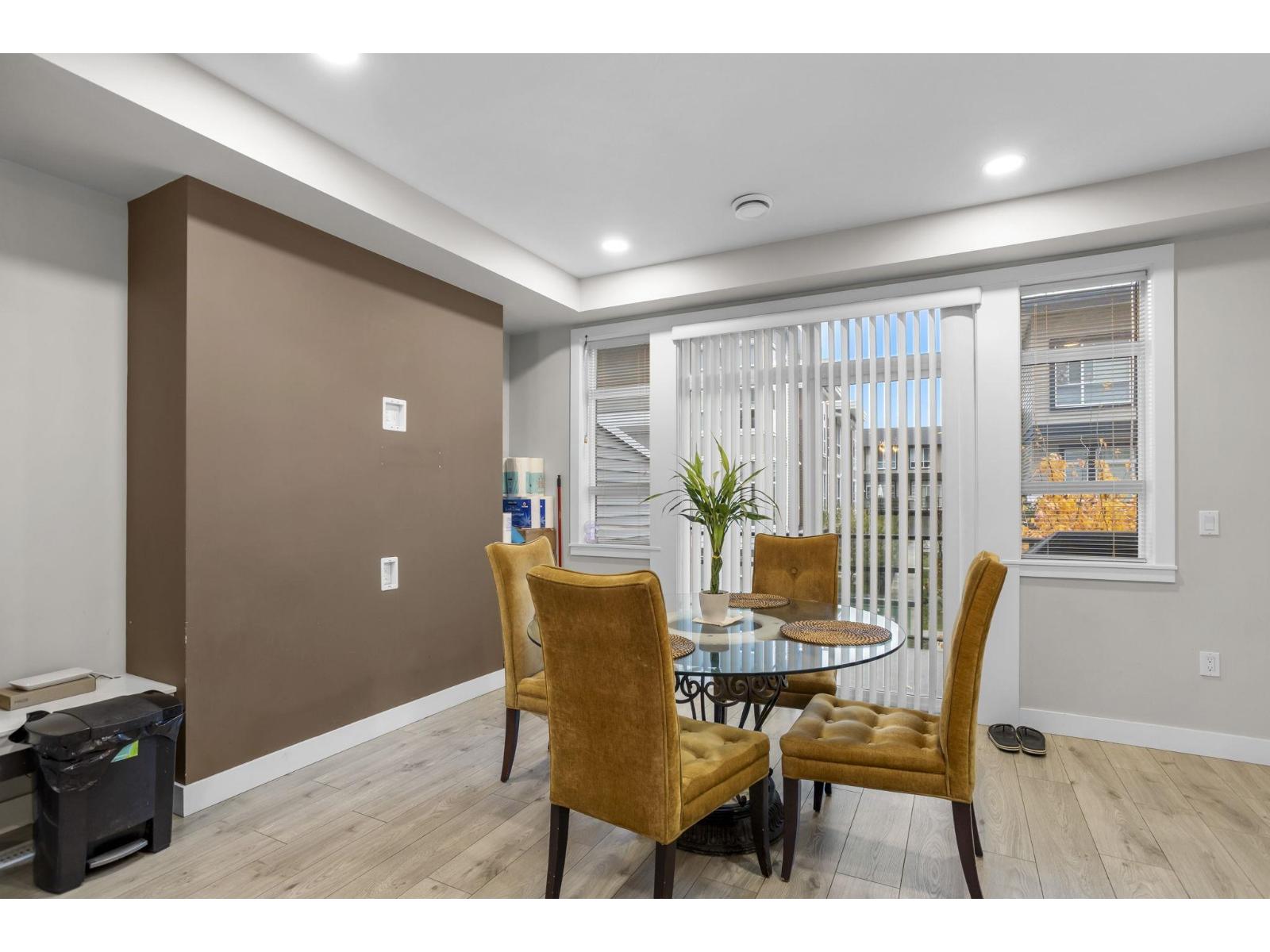 73 8413 MIDTOWN WAY, Chilliwack Proper South, Chilliwack