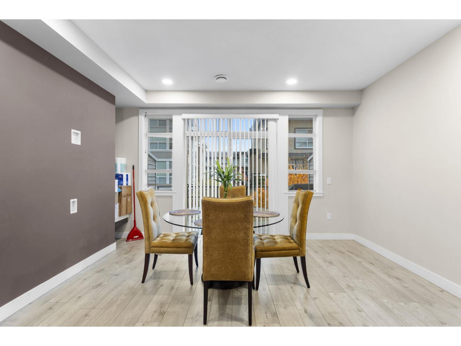 73 8413 MIDTOWN WAY, Chilliwack Proper South, Chilliwack