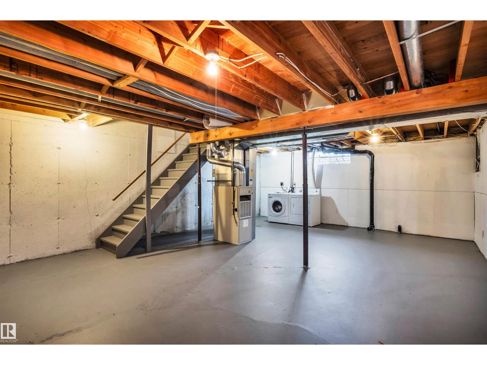 10228 152 ST NW, Edmonton