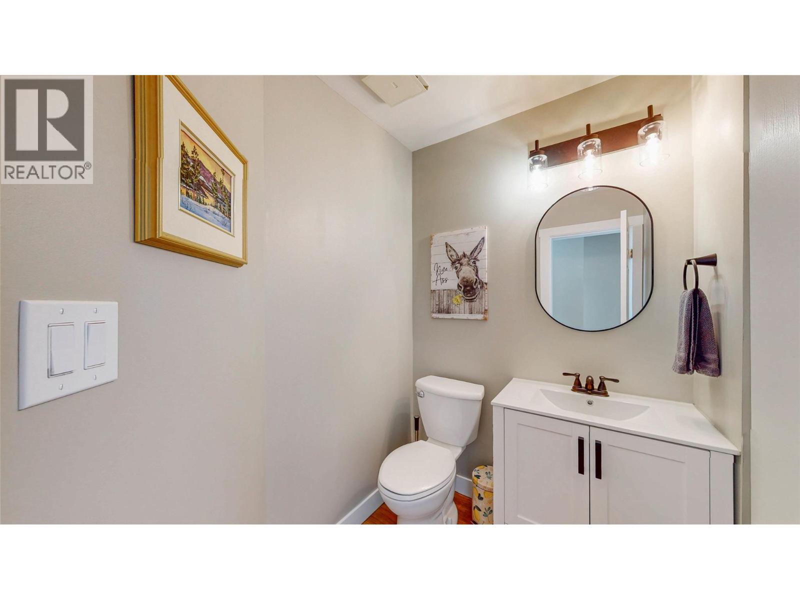 5896 FAIRVIEW Place, Oliver