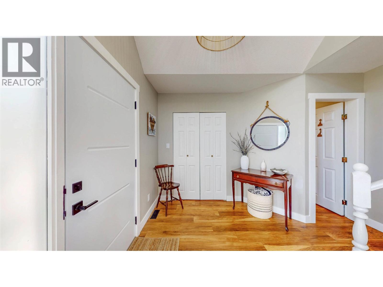 5896 FAIRVIEW Place, Oliver