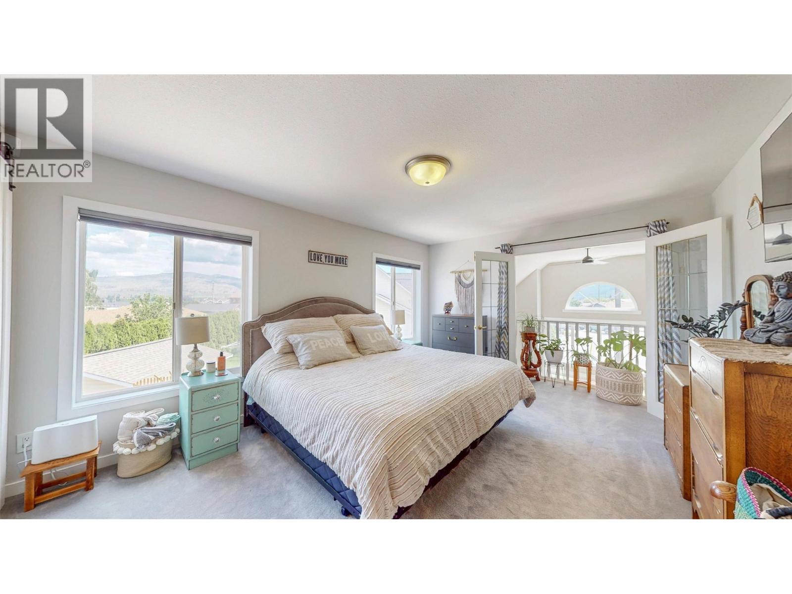 5896 FAIRVIEW Place, Oliver