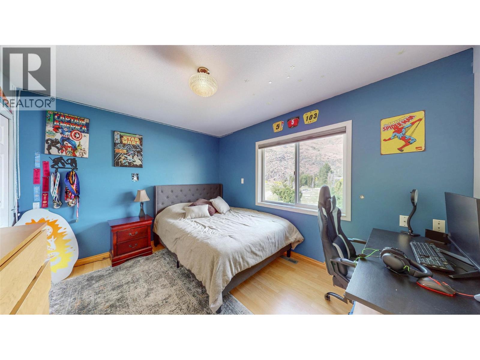 5896 FAIRVIEW Place, Oliver