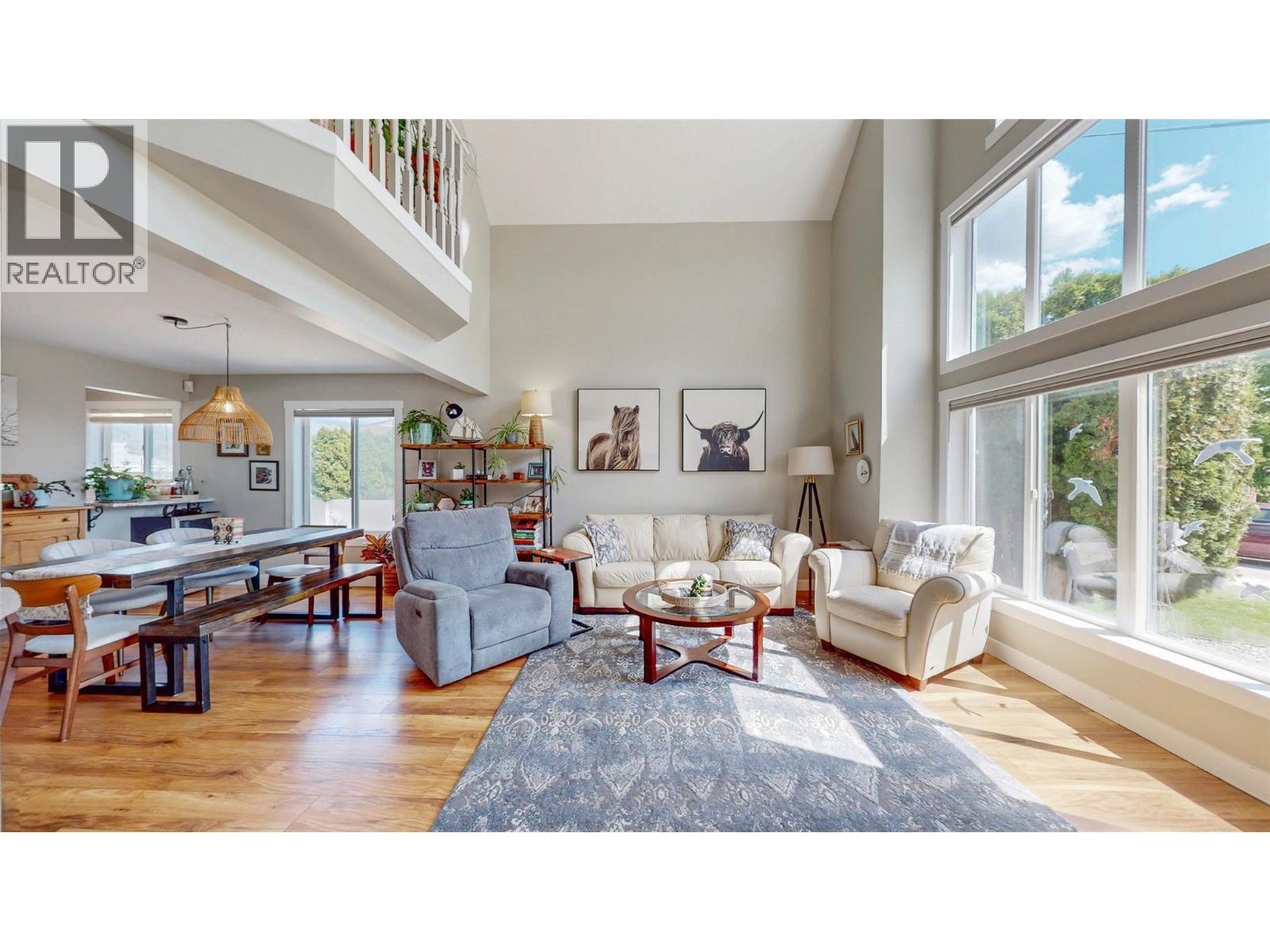 5896 FAIRVIEW Place, Oliver