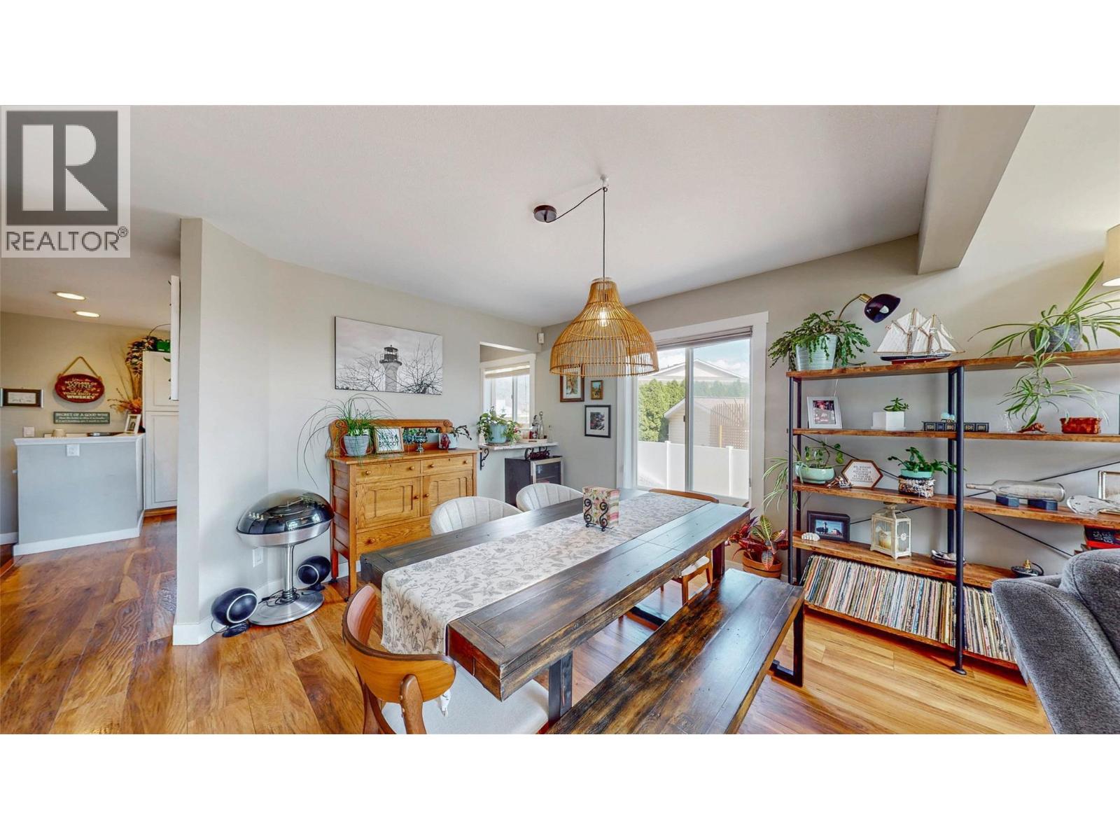 5896 FAIRVIEW Place, Oliver