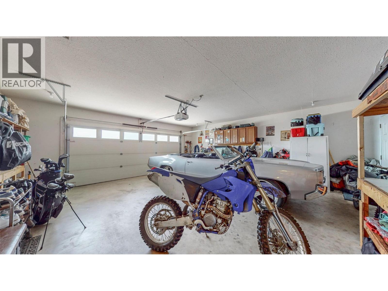 5896 FAIRVIEW Place, Oliver