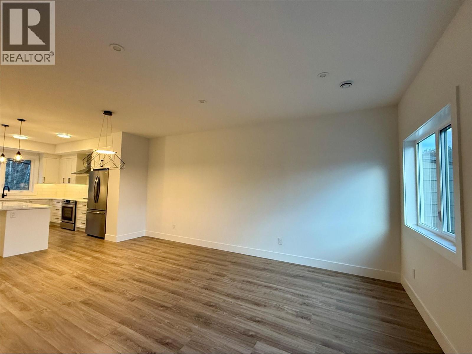 #204 70 BOUNDARY STREET - 12