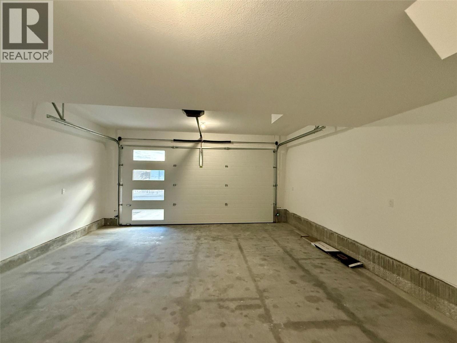 #204 70 BOUNDARY STREET - 35