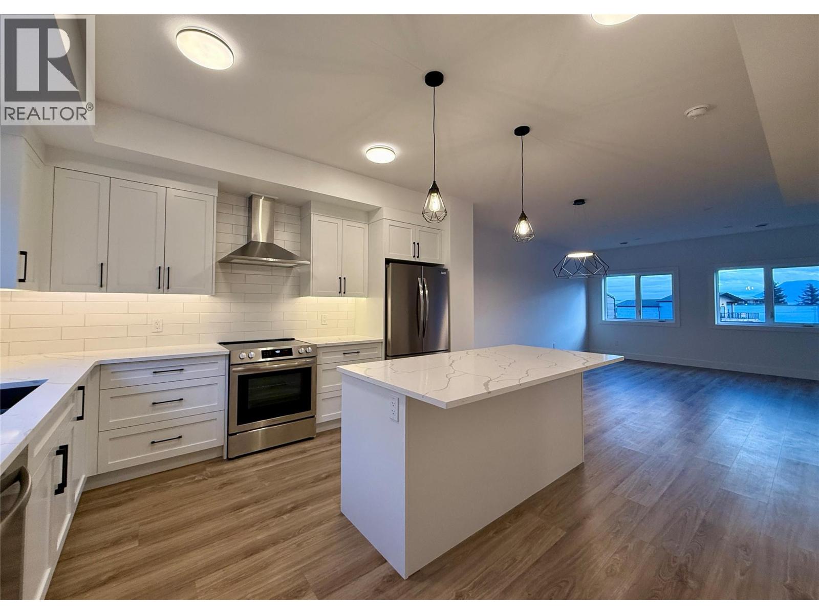 #204 70 BOUNDARY STREET - 7