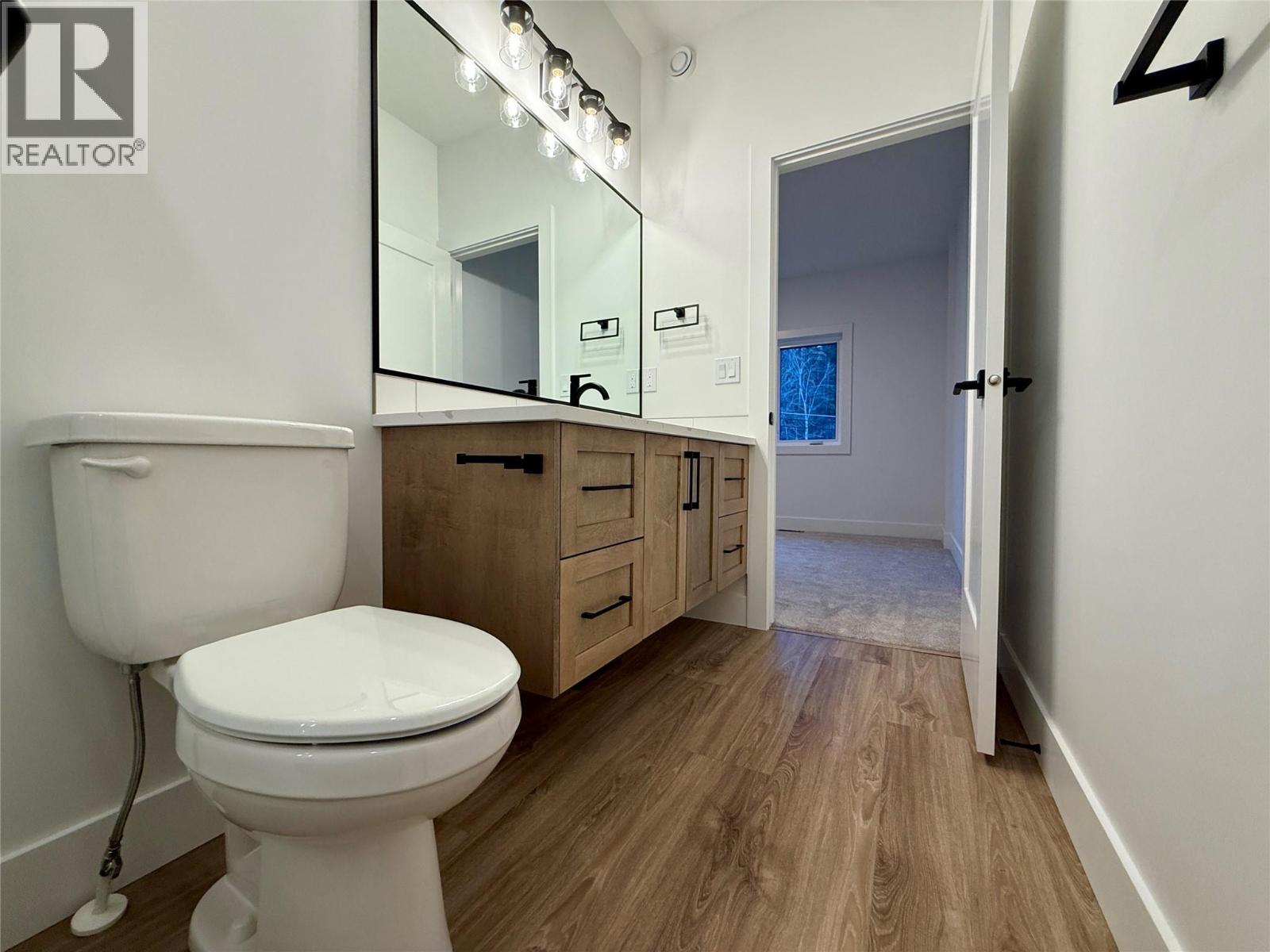 #204 70 BOUNDARY STREET - 22