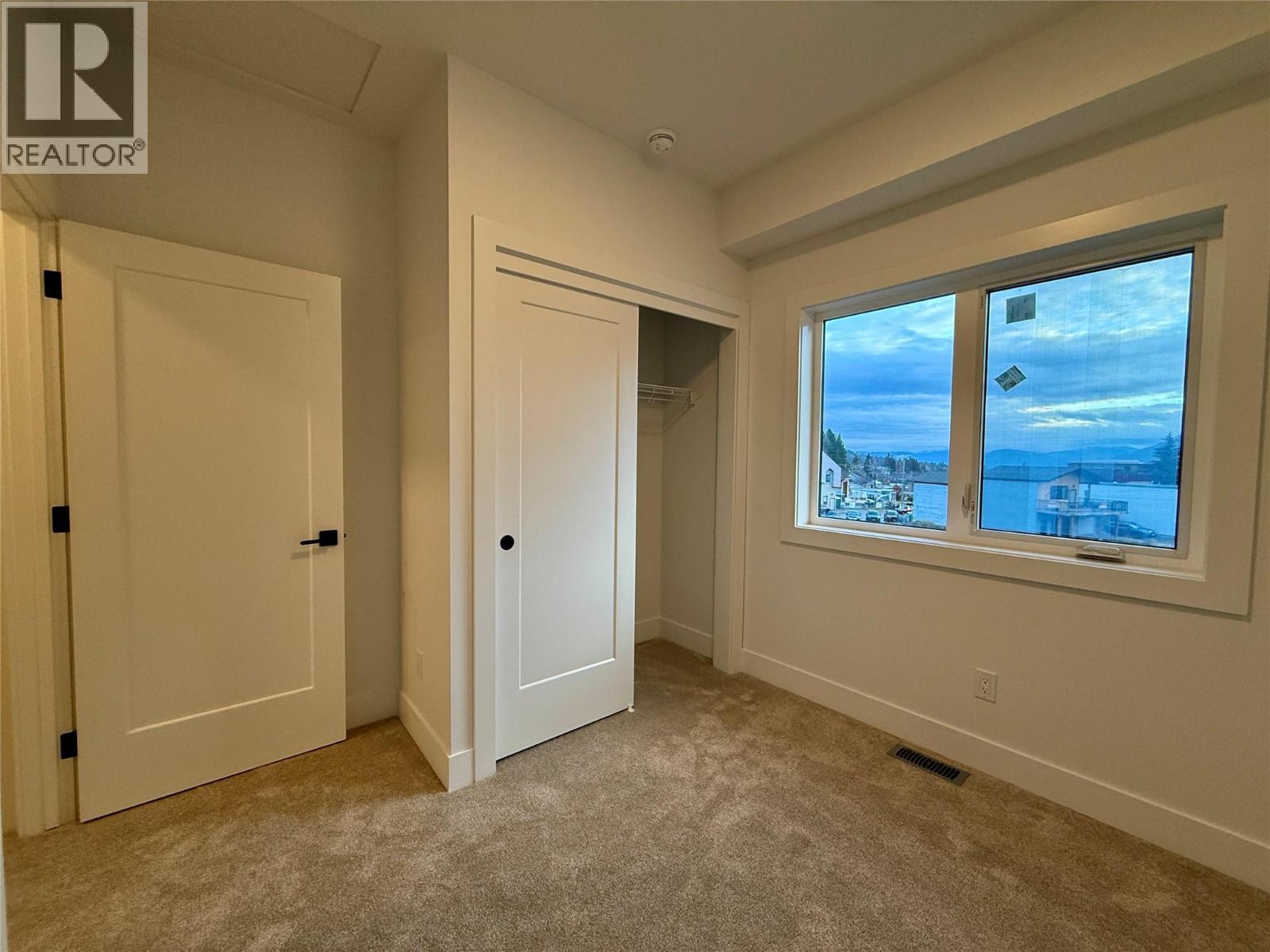 #204 70 BOUNDARY STREET - 24