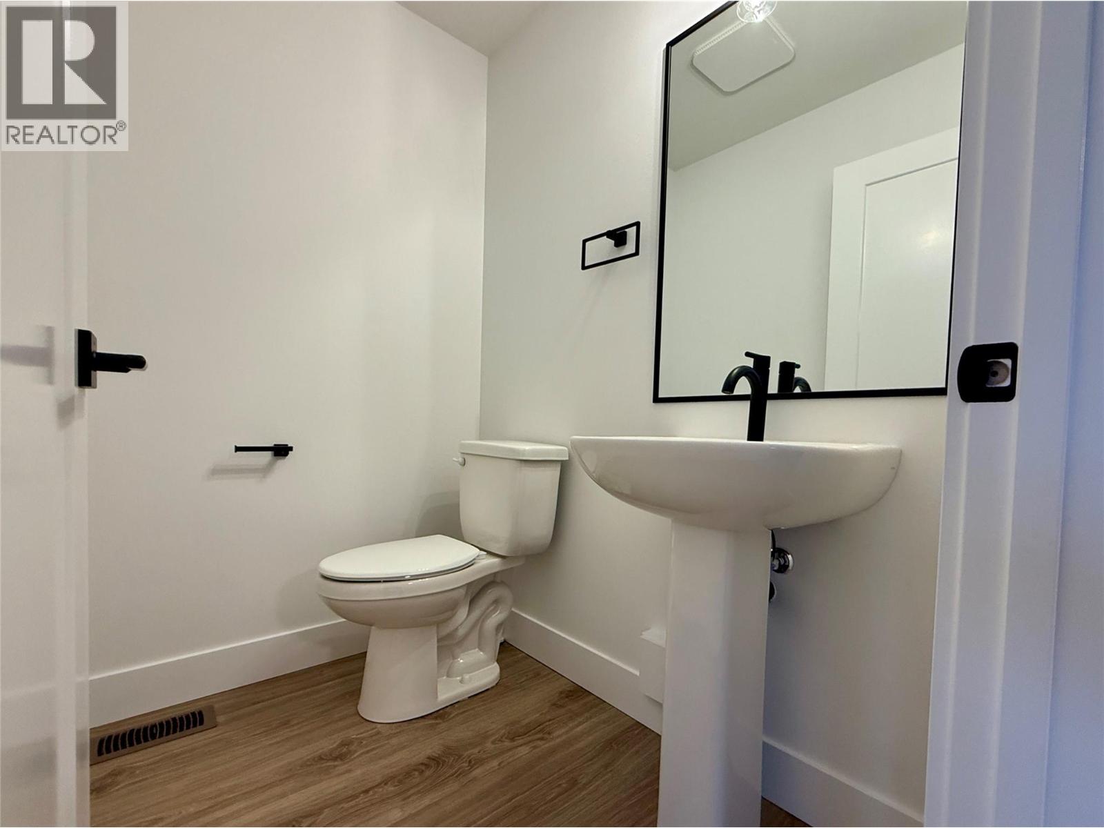 #204 70 BOUNDARY STREET - 32