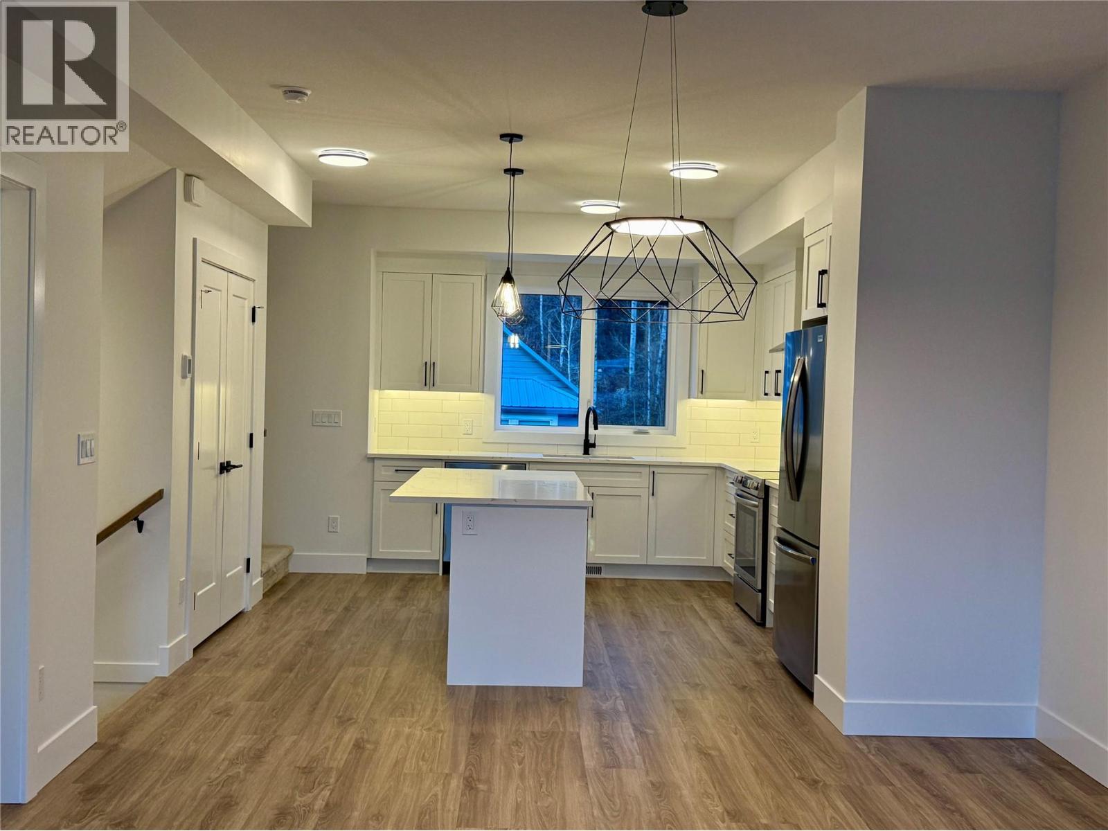 #204 70 BOUNDARY STREET - 11