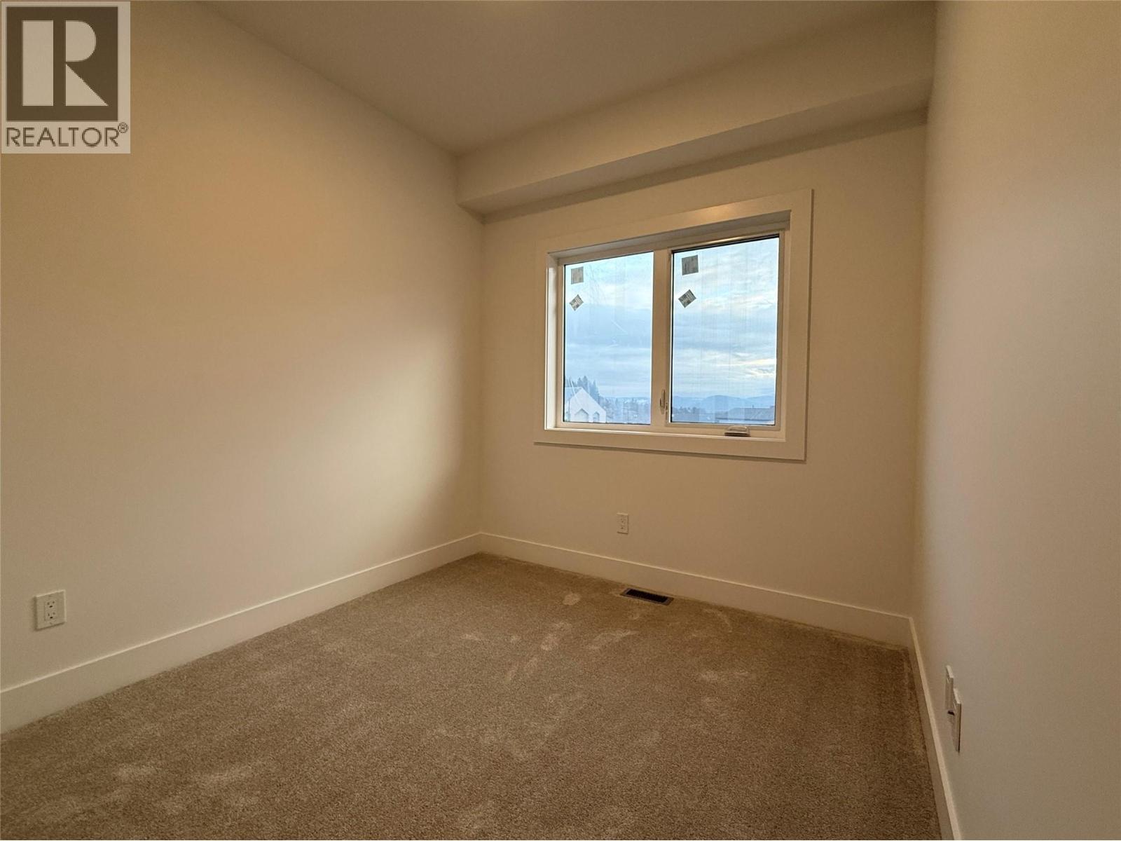 #204 70 BOUNDARY STREET - 25